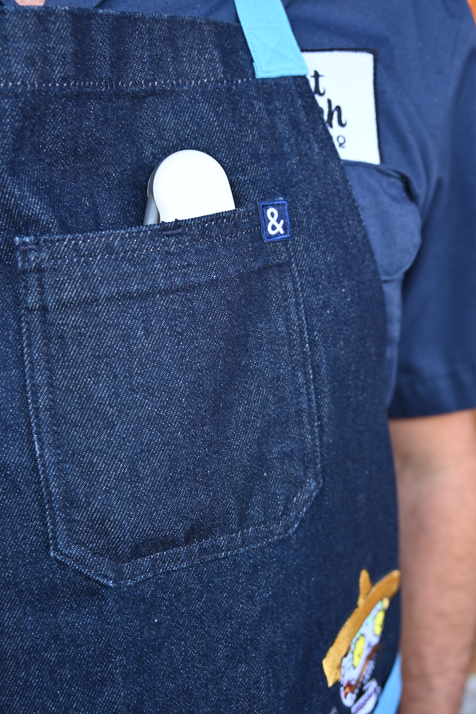 hedley-and-bennett-meat-church-apron-navy-r3 Screenshot_2024-07-03_at_2.52.10_PM.png