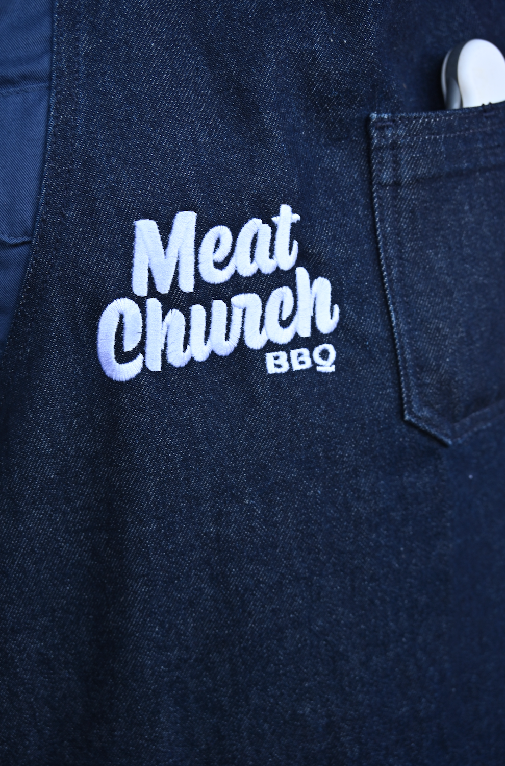 hedley-and-bennett-meat-church-apron-navy-r3 Screenshot_2024-07-03_at_2.52.19_PM.png